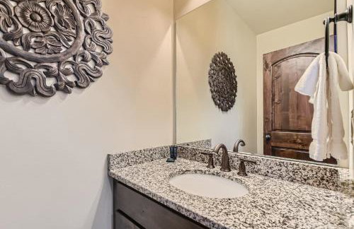 Private Hot Tub, Close to Resorts - Private Hot Tub - Close to PC, Mountain Mansion Family Getaway - Photo 28