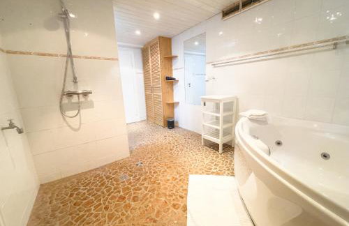 Souterrain Apartment mit eigenem Eingang und Terasse - Foto 15