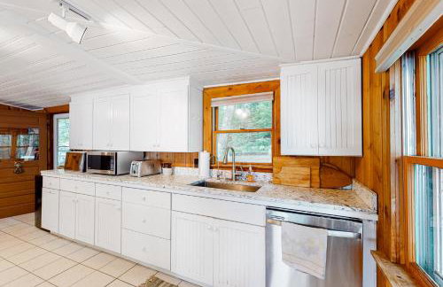 Lakefront Retreat - Foto 13