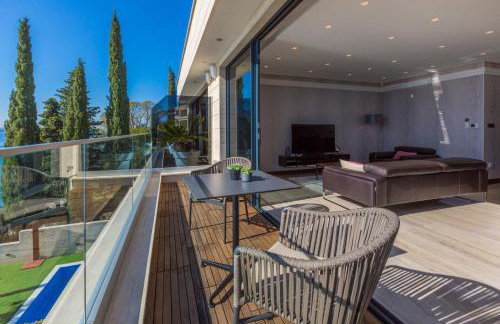 BEACH FRONT VILLA FRAN - DELUXE PENTHOUSE SUITE with private pool - Foto 23
