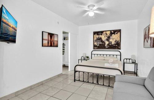 Downtown Hollywood Beach Blvd Studio Getaway - Foto 5