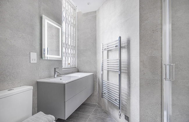 Contemporary Flat in the Centre of Fitzrovia - Photo 12