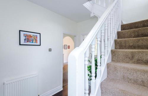 3 BR Property in Prestwich 15 mins from Manchester City Centre Garden Free parking Superfast WIFI Netflix - Foto 22