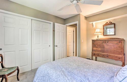 Near Shops & Eats! Centennial Home w/ Sunroom - Foto 25