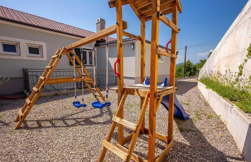 Beeindruckende 5-Sterne-Villa mit Meerblick, Sauna, Gym, beheizten Privatpool, Spielplatz, BBQ - Foto 38