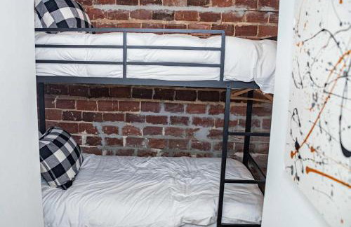 The Pearl & Oasis Duo Stylish 8BR Retreat - Photo 40