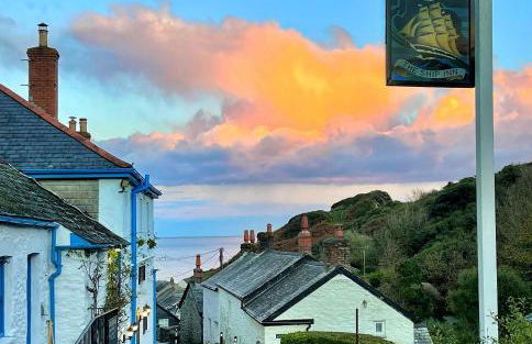 Unique Retreat - 2 bedroom cliff top cottage with large terrace - Photo 30