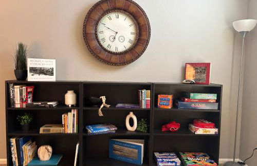 Unwind in Style in this stunning townhome retreat - Foto 13