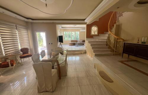 Panorama Hills Villa with Pool - Foto 9