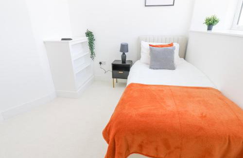 Seraphim House - Photo 28