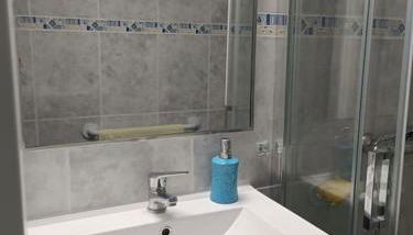 Piso en el barrio de Ariznavarra - Foto 2