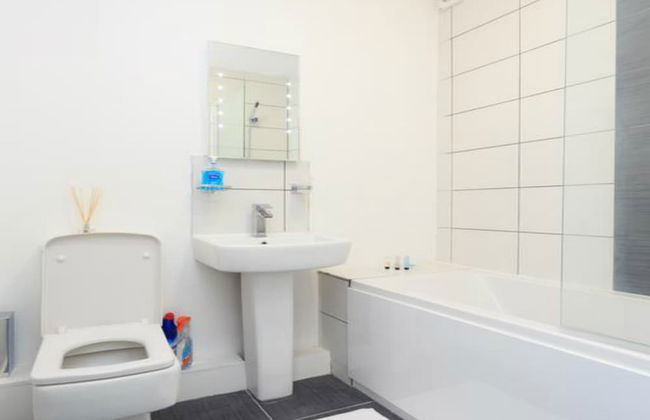 Live in Leeds Grange Apartments - Photo 25