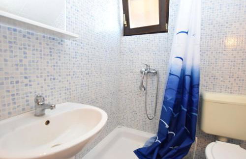 Lovable Apartment, Pool With Deckchairs, Fenced Garden With Grill, Wifi and Airco - Foto 28