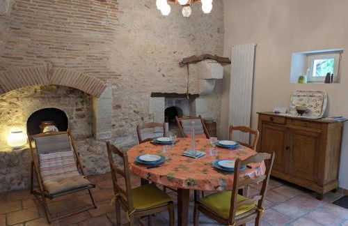 Gîte de Charme avec WiFi et Animaux Admis - FR-1-653-42 - Foto 14