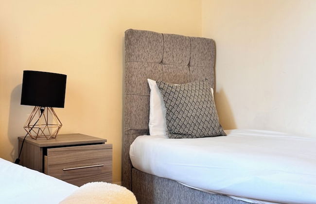 Heathrow Stay 5 Mins to the Terminals - Foto 10