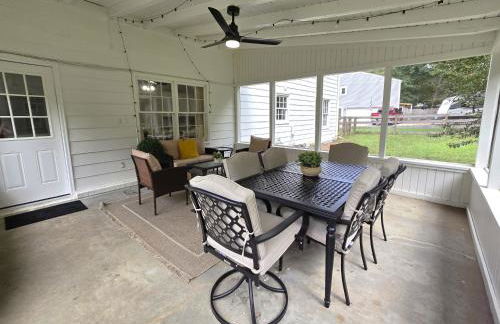 Cozy 5BR Family Retreat Firepit Games Patio - Foto 29