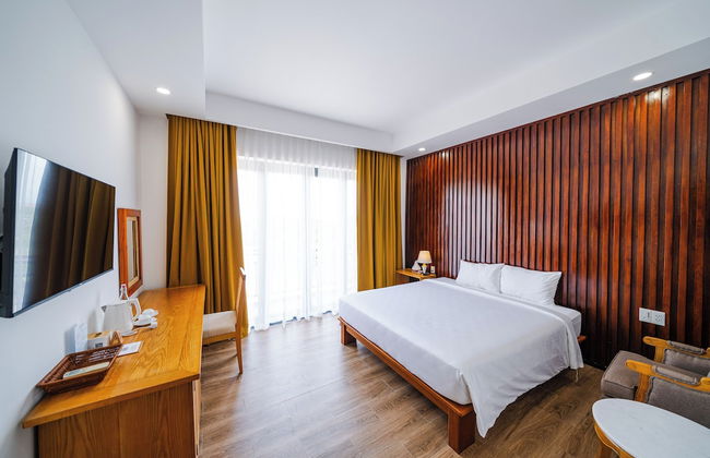 Palm River Boutique - Photo 10