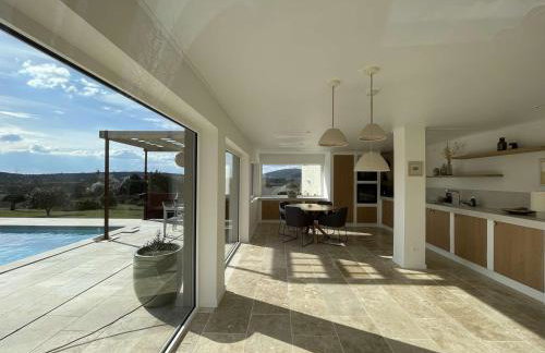 Maison à Saint-Remèze avec Piscine, 8 Pers, Animaux Acceptés, Jardin 2000m² et Studio Indépendant - FR-1-382-201 - Foto 4