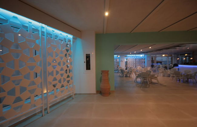 Irina Beach Hotel - Photo 3