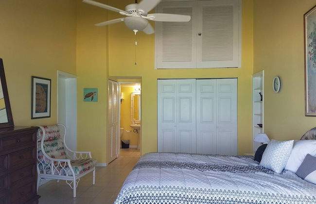 Spacious Villa On The Beach - Photo 11