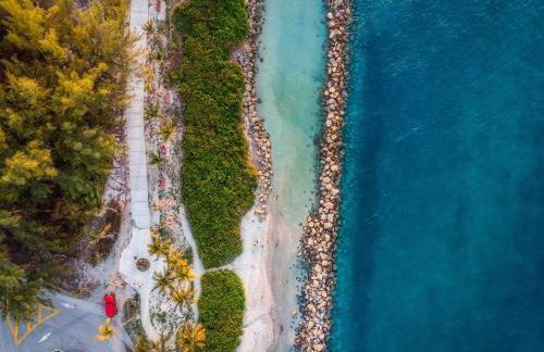 Golfers Paradise 4-hole PUTT-PUTT, Mega Chess with huge backyard, hammock - Photo 45