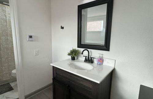 2BD - 1 Dallas l FIFA READY l 5 Min from Love Field - Foto 39