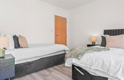 2BR Apartment with Sofa bed I Prime Town Centre Location I Gold St D-Lux, Modern Amenities, Walk to Train, Bus Stations, Shops & Cafés I Leisure and Business Stays Welcome - Foto 12