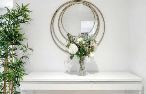 Spacious 2-Bedroom Apartment near Canary Wharf - London Ideal for Business, Leisure & Long Stays - Foto 13