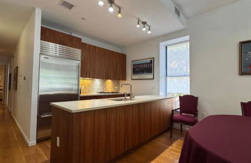 Large and Luxurious in Strivers Row - Photo 11