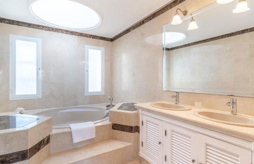 VIP Dominion Beach Estepona - Photo 68