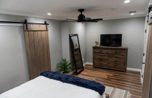 A Cabin in the City with a 5 Star Lush Backyard - Foto 50