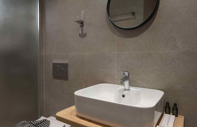 Parikia's Urban Oasis - Photo 28