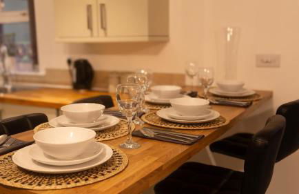 2-Bed Wallington, Sleeps 6, Parking, Near LGW - Foto 5