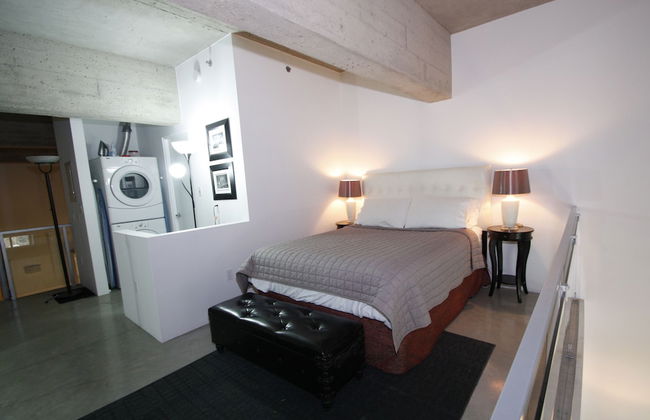 Downtown Loft Style Condo Heated Parking - Photo 7