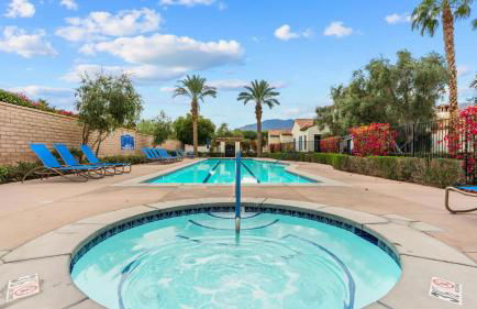 LV007 Downstairs LV Studio in a Quiet Location - Photo 13