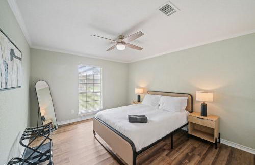 Amazing 4BR 2BA Winter Home with Pool & Game-Movie Room - Foto 25