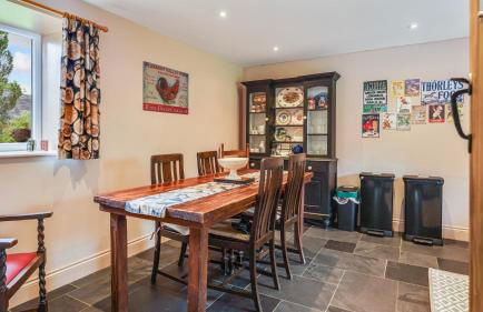 Mwsogl - Luxurious Family Fishing Lodge Near Aberaeron With Private Fishing - Photo 12