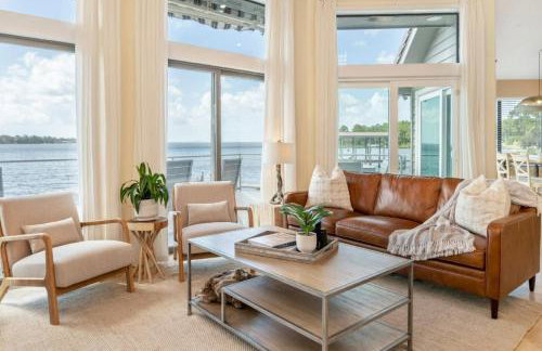 FEATURED ON HGTV'S MY LOTTERY DREAM HOME! Private dock, 15 minute boat ride to Crab Island, 20 minute drive to Destin, Pet Friendly - Foto 6