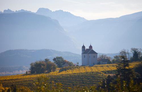 Schmitte am Sonnenwirtsplatz Eppan in South Tyrol, perfect starting point for bike and hike - Foto 25