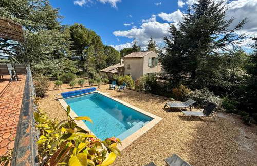 Maison avec piscine chauffée, centre village - Foto 4