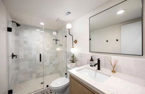 Lakefront LUXE | Pool, Spa, Jet Ski at Happy Place - Foto 24