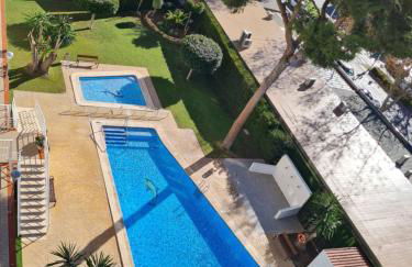 Gran terraza con vistas al mar y piscina - Foto 19