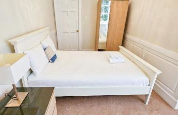 Russel House - 4 Bedroom - The Royal Mile - Photo 16