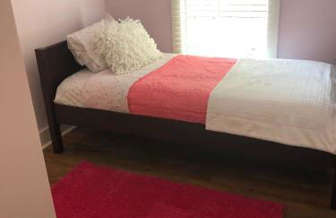 Beaufort SC New Renovation, Close to Parris Island, Historic Downtown, Beautiful Beaches, Sleeps 7 - Photo 12