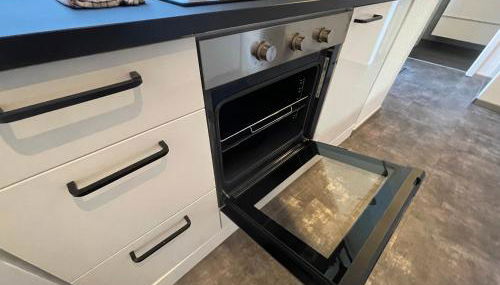 Gleis 12 , kontaktloser 24-7-Check In, barrierefrei ,Smart TV, W-LAN, Parkplatz kostenlos - Photo 5