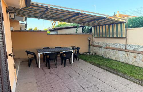 RESIDENZA AURORA - bright spacious House with Garden & outdoor Patio - Ardea - Tor San Lorenzo - Foto 14
