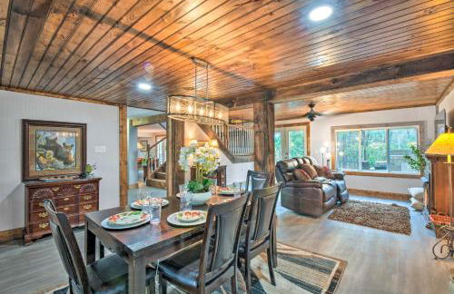 Otto Home with Fire Pit, Tree House and Hot Tub! - Foto 7