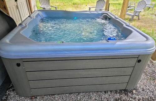 Brand New Log Home Well appointed great location with AC wifi cable fireplace firepit - Foto 6