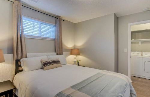 Romantic Getaway Base of Mountains Parks & Trails - Foto 24