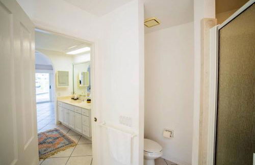 Waterfront Home With Heated Pool/Jacuzzi and only 1mile to beach - Foto 17